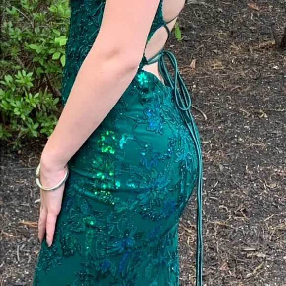 Ellie Wilde prom dress - Picture 2 of 6